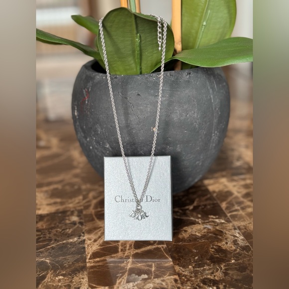 ❌❌SOLD ON FB❌❌🎀Christian Dior Necklace🎀 - Picture 7 of 7